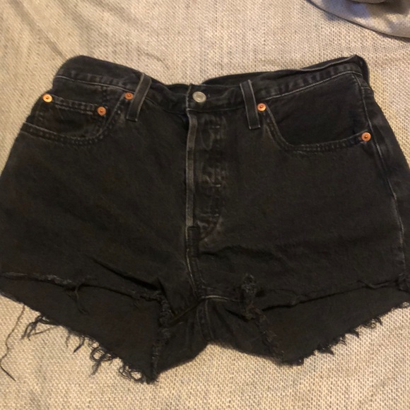 Levi’s 501 Shorts - Picture 1 of 4
